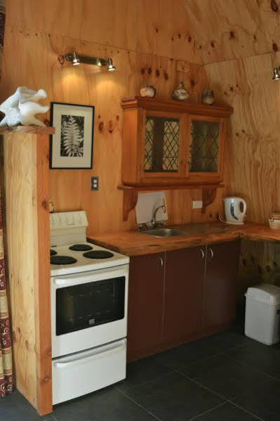 Barn Bed And Breakfast Waitati Екстериор снимка